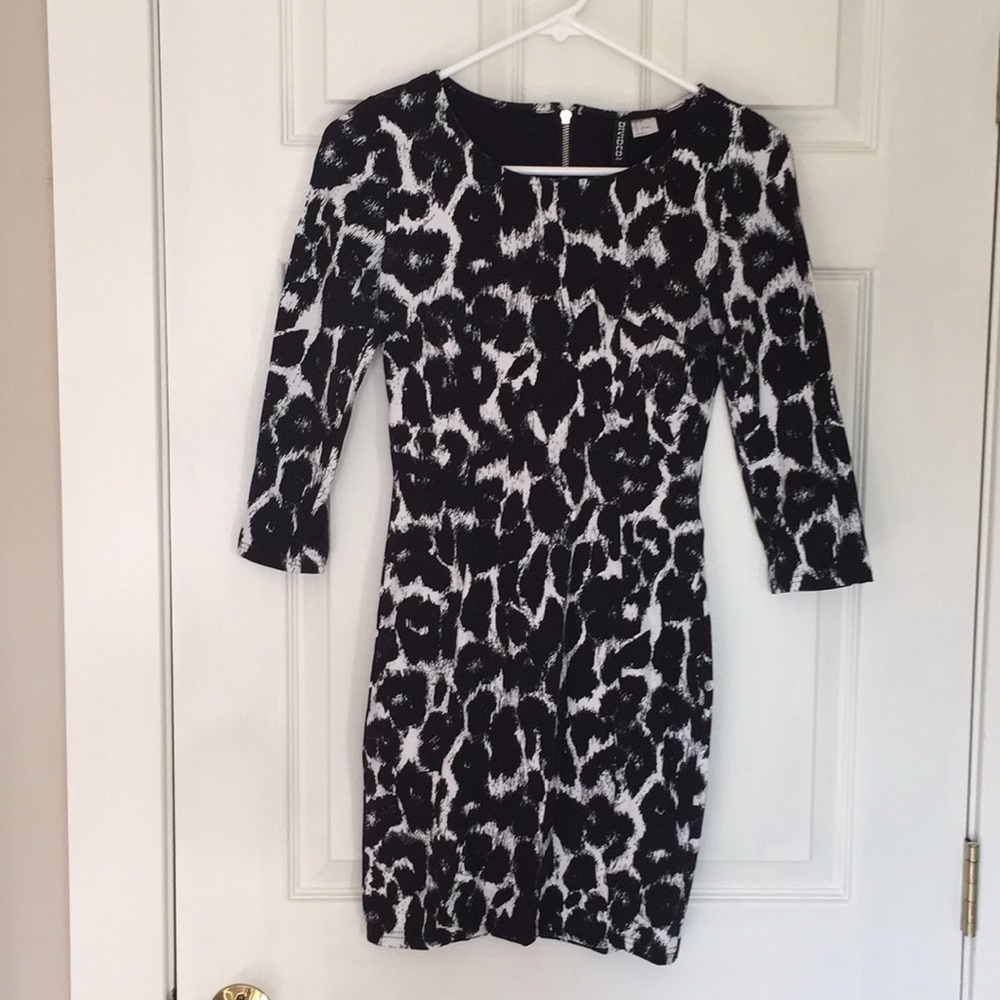 DIVIDED by H & M Black and White Knit Dress size 4
